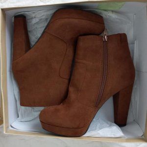 Womens Mossimo Supply Juliana Brown Side Zip Booties Heels Boots